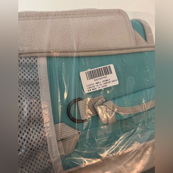 Portable Small Animal Carrier.  Pouch Foldable Pet Backpack - Picture 6 of 7